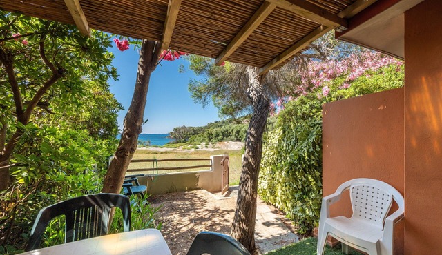 Vacation flat with sea view, near the beach – Accu is Prezzus I