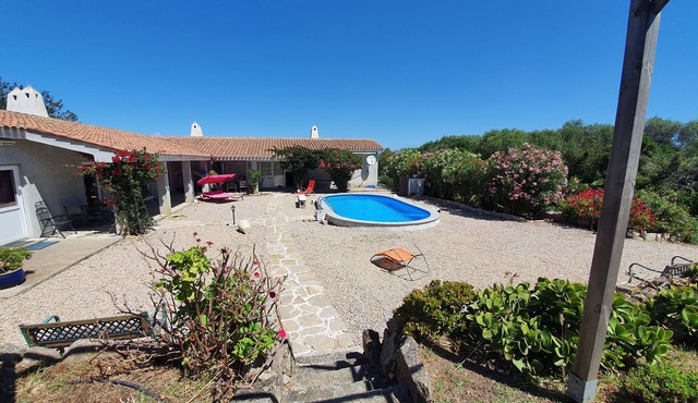 Vacation home Angelika, quiet location, heated pool, pet friendly,