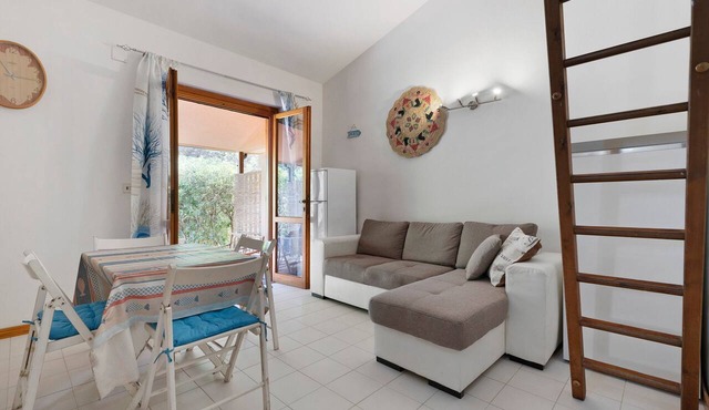 Vacation Home 'Summer House La Pelosa' with Private Terrace and Shared Garden