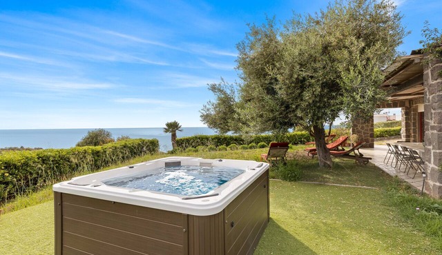 Villa 'Bea Holiday Home with Sea View', Private Terrace and Garden