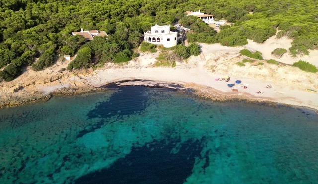 'Villa Castello' next to Beach with Sea View, Garden & Open Terrace