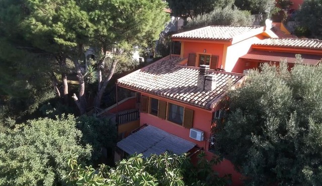 Villa con giardino vista mare