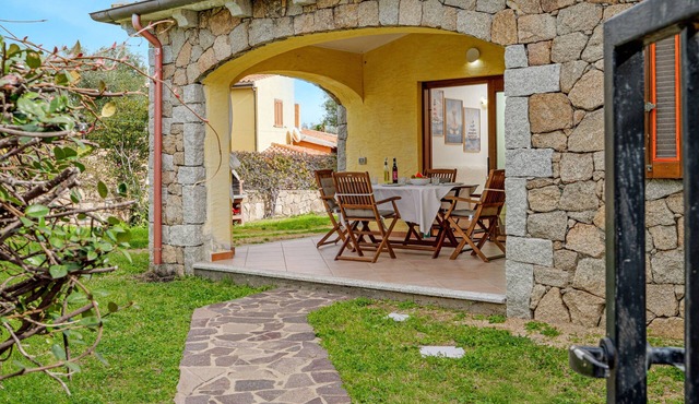Villa 'Conchiglia' with Private Terrace and Air Conditioning
