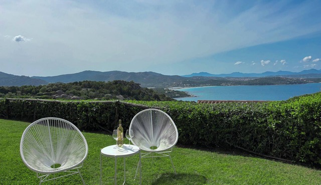 Villa dei Pesci: Commanding View and Infinity Pool