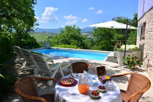 villa la chiesetta - private pool and Jacuzzi - Borgo Canapegna in Fabriano