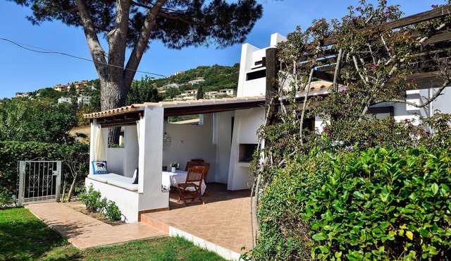 Villa 'Maistu' with Private Terrace, Wi-Fi and Air Conditioning