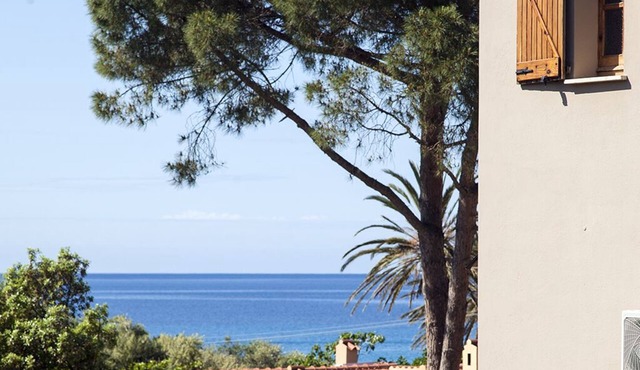 Villa near the Beach (80m), Outdoor Area, Perfect for Families - 6 Guests
