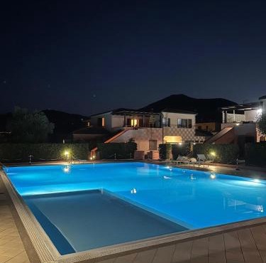 Villa Nivessa - Pool, BBQ & Tennis Court - San Teodoro