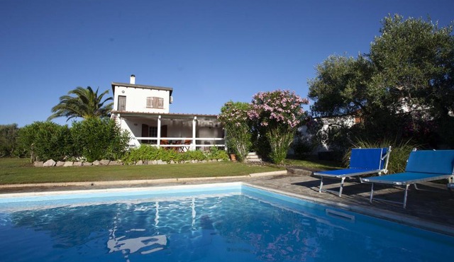 Villa Paolina, private pool, large shady patio, bbq