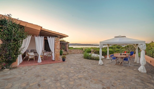 Villa Rosita - Three Bedroom Villa, Sleeps 6