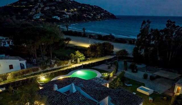 Villa Sandra 11+1, Emma Villas