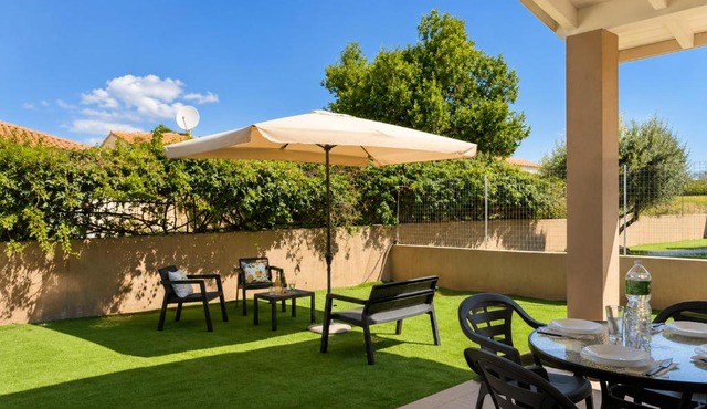 Villa Smeraldo Relax and Comfort 3 Min Walk to the Beach