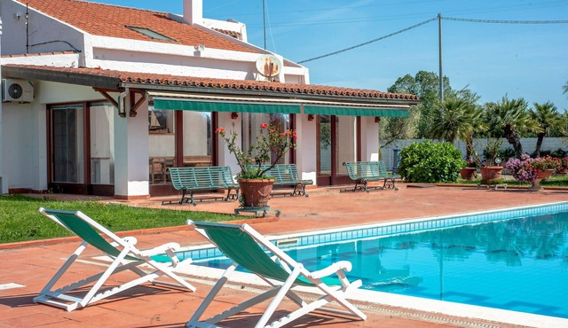 Villa Sole Pula near the beach with pool, garden, and Wi-Fi