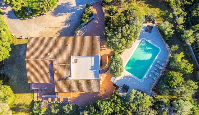 VILLA WITH PRIVATE SALTY POOL IN THE COUNTRYSIDE