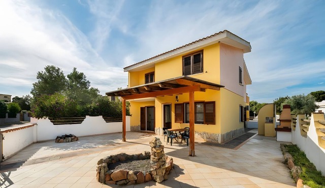 Villetta 'Rocco' with Private Terrace, Garden, and Air Conditioning
