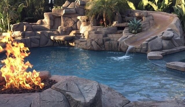 WALK TO DISNEY! SALT POOL W/25 FOOT SLIDE & SPA-Fully Remodeled & Themed in Anaheim