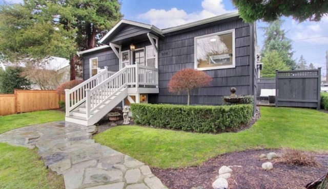 Walkable 2BR/2BA Modern Charmer w/BBQ near Park in Seattle
