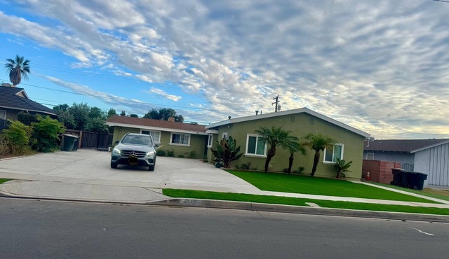 Welcoming 2-bedroom Brand New Unit B with AC in Anaheim, 5 Mins to Disneyland in Anaheim