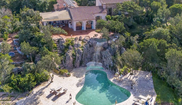 Wonderful private villa with private pool, A/C, WIFI, TV, patio, pets allowed and panoramic view
