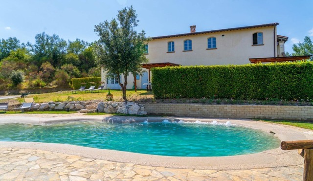 Zafferano Home with Pool in Villa CàBrandano