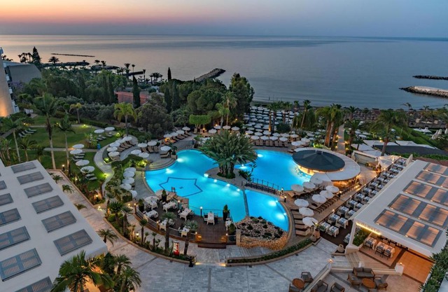 Mediterranean Beach Hotel 
