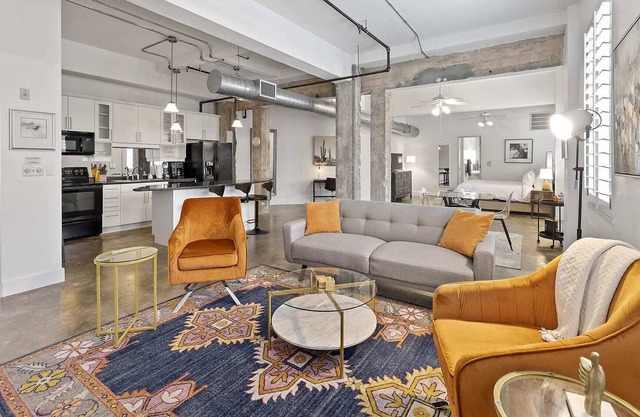 Stunning Loft on 5th St in Austin