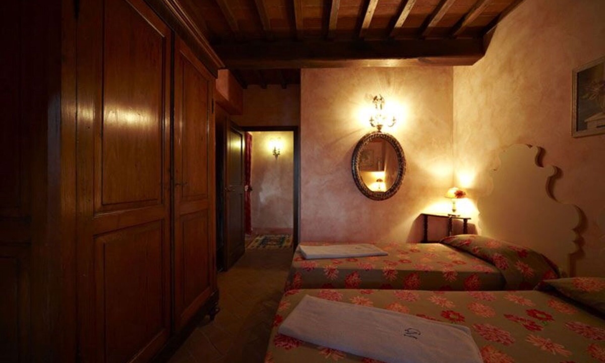 Tavarnelle Val di Pesa House | Vacation Home in Tavarnelle Val Di Pesa with 2 bedrooms sleeps 4
