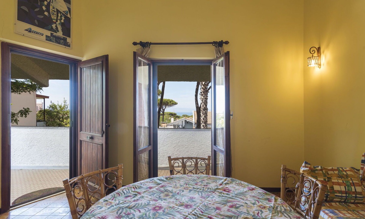 Anzio Apartment | Cosy apartment for 4 people with TV and patio