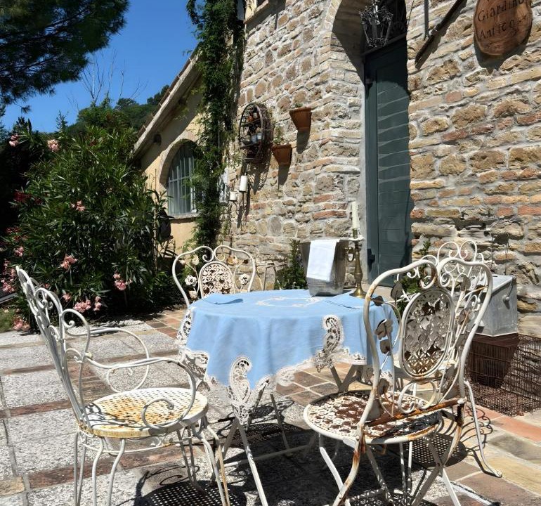 Montecarotto House | Giardino Antico