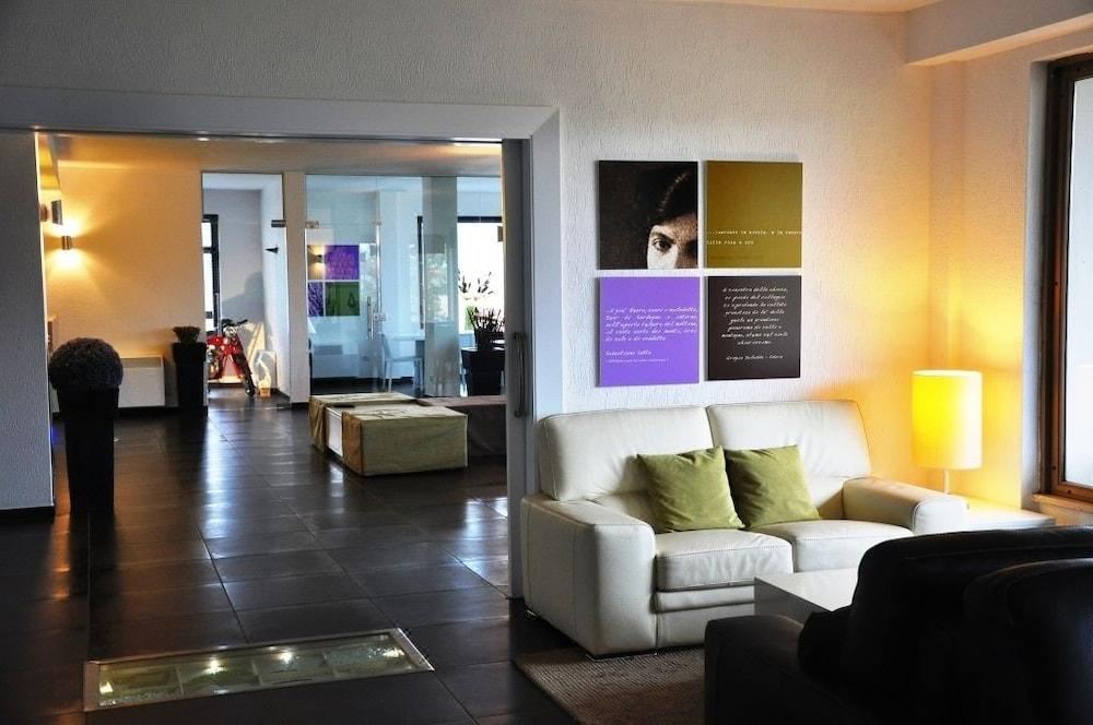 Photo of Livingroom in Nuoro