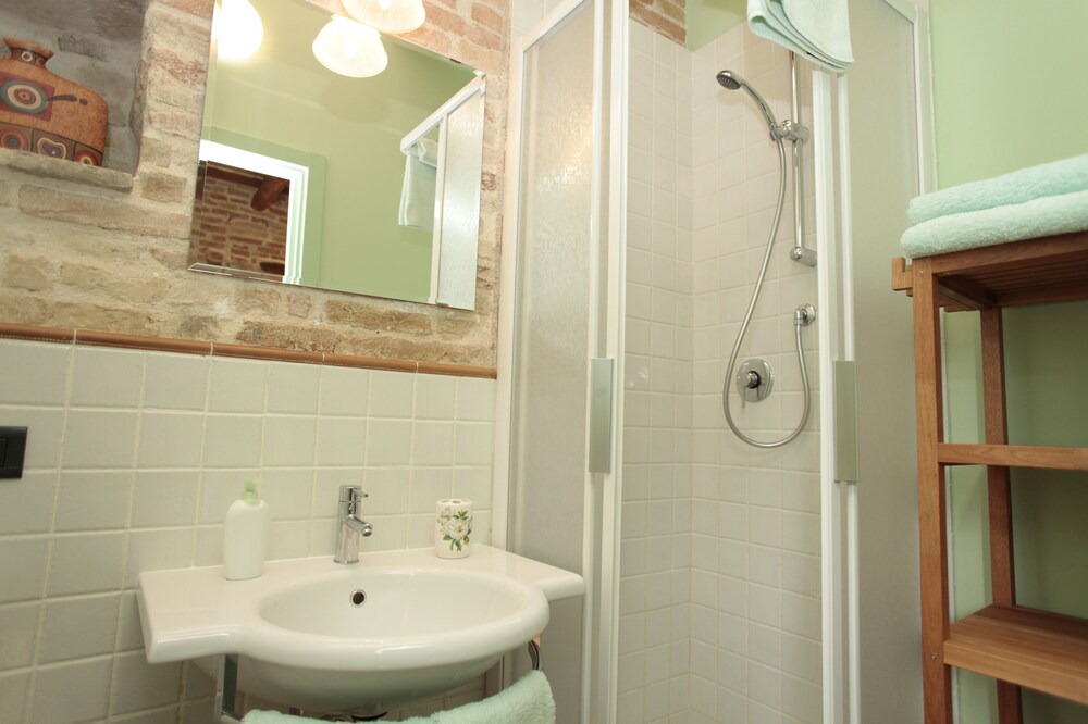 Photo of Bathroom in Corinaldo