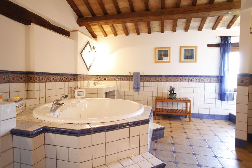 Photo of Bathroom in Corinaldo