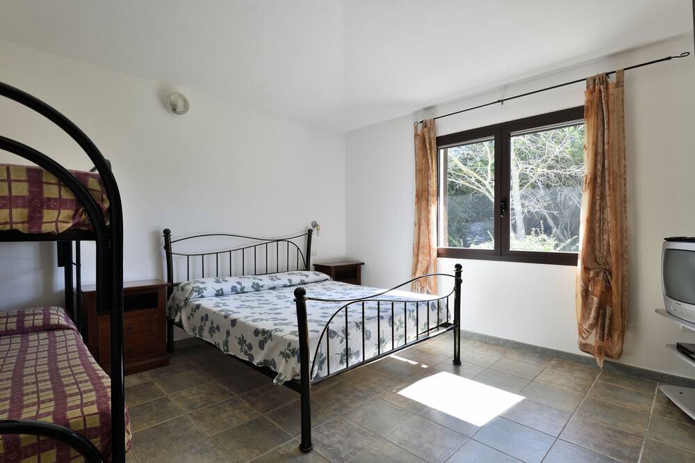 Photo of Bedroom in Elini