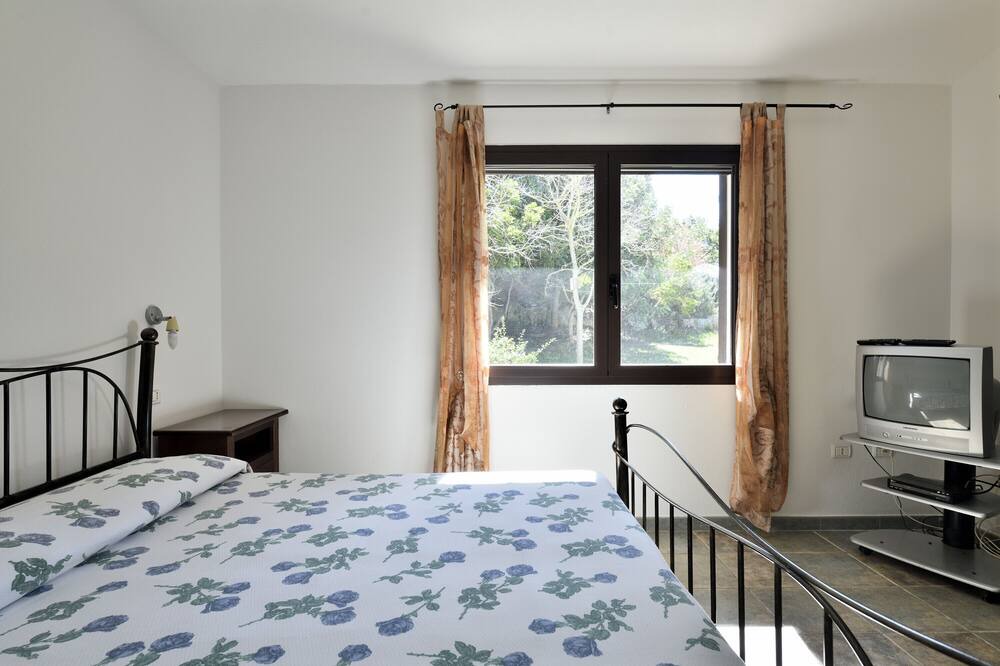 Photo of Bedroom in Elini