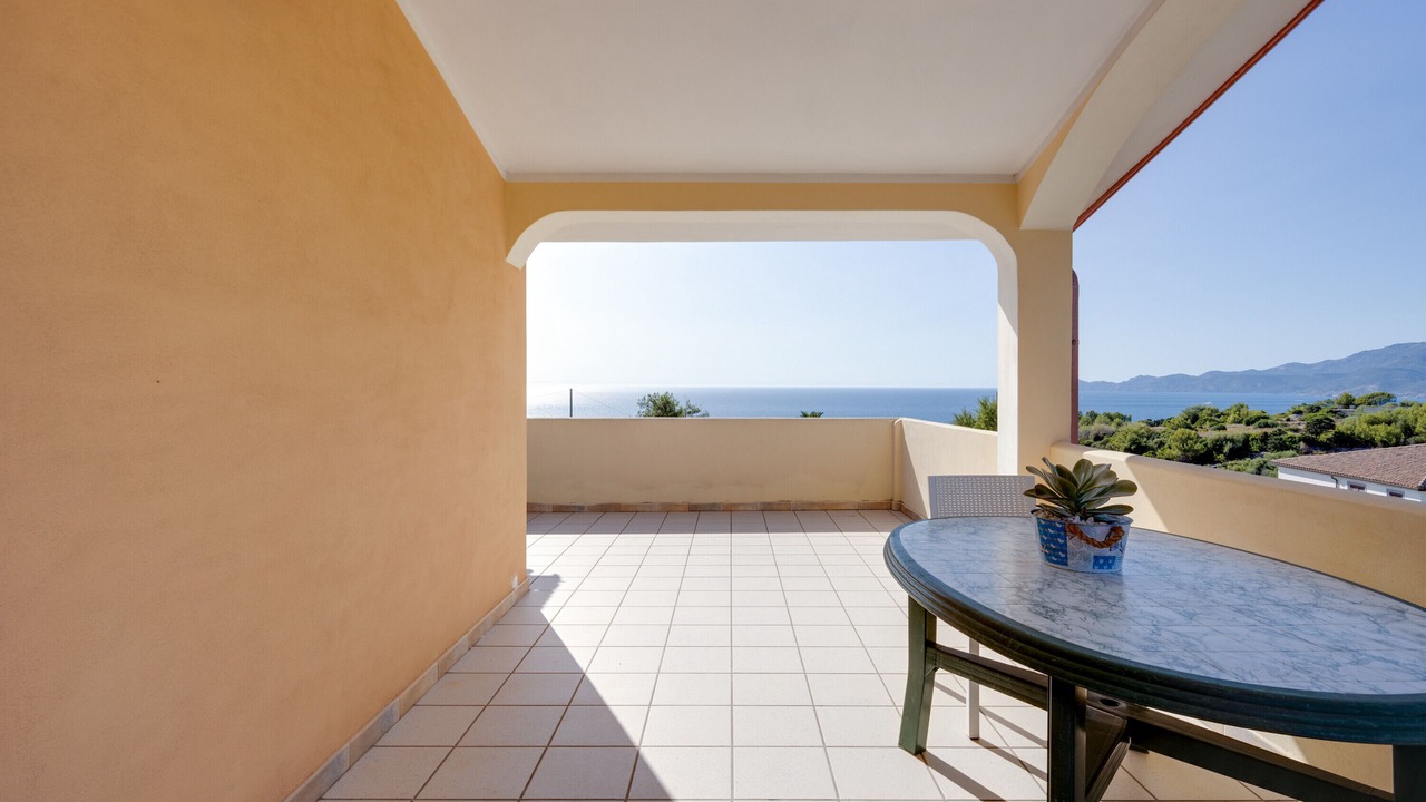 Photo of Patio Balcony in Magomadas