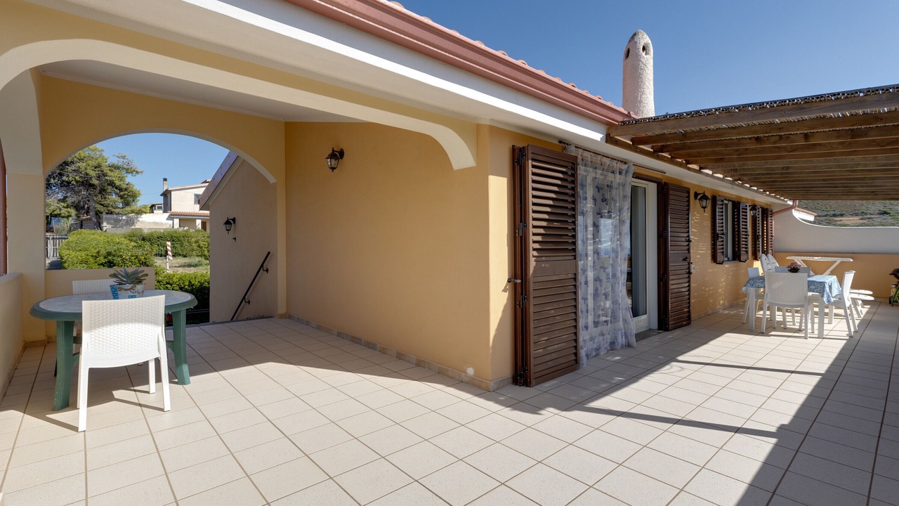 Photo of Patio Balcony in Magomadas