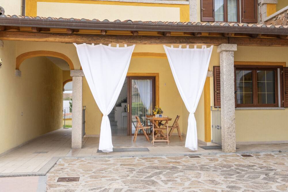 Photo of Patio Balcony in Buddittogliu Straulas