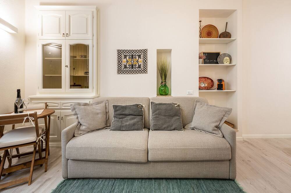 Photo of Livingroom in Historic Castle District
