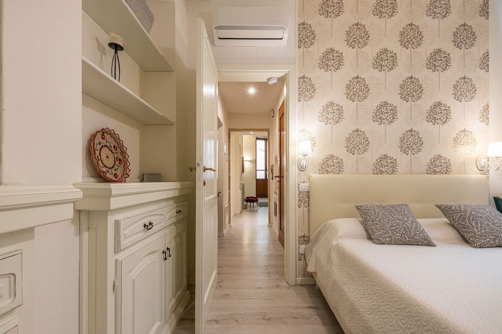 Photo of Bedroom in Historic Castle District