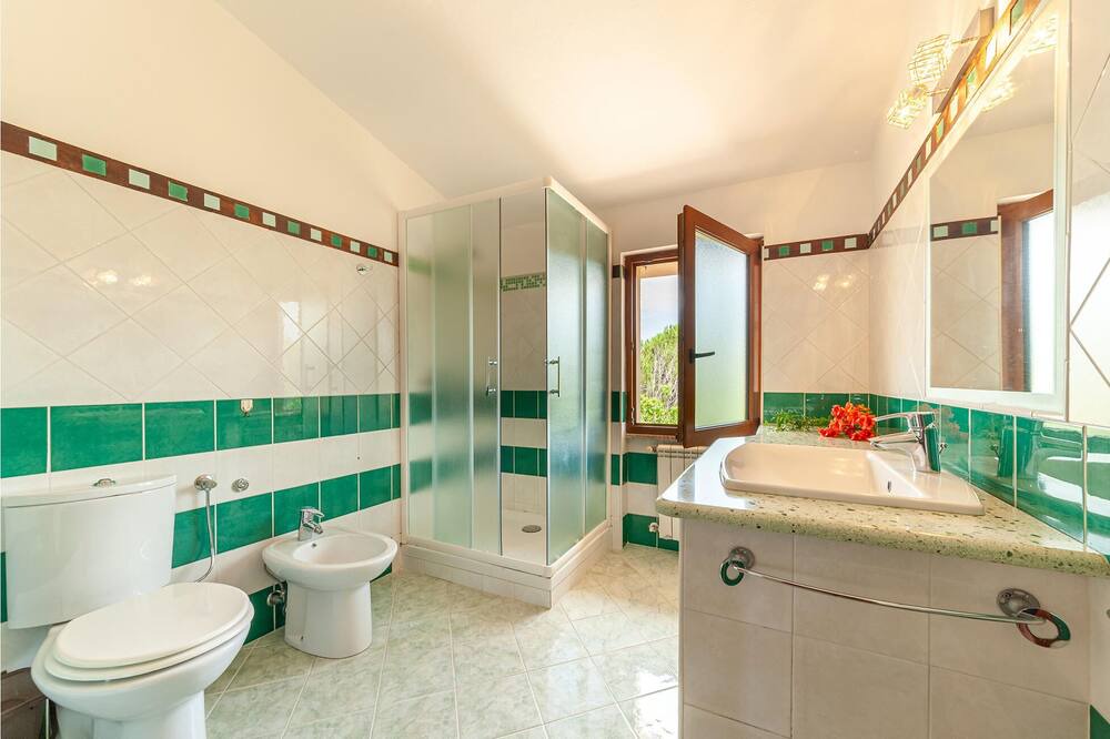 Photo of Bathroom in Eden Beach