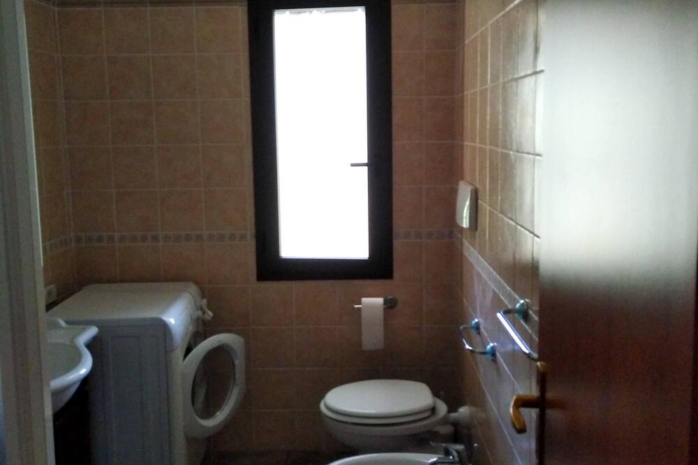 Photo of Bathroom in Elini