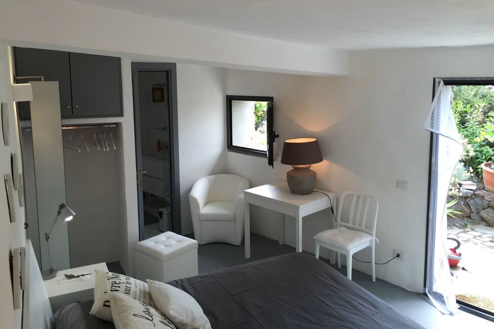 Photo of Bedroom in Cuglieri