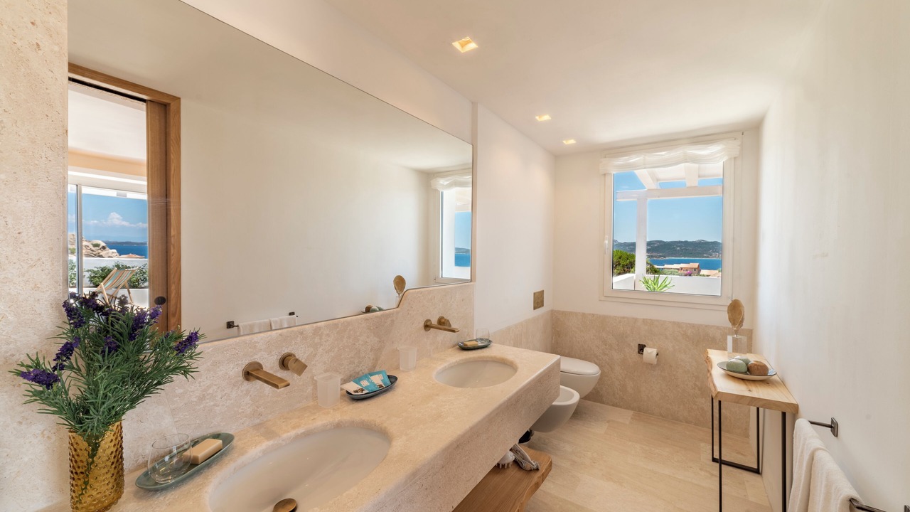 Photo of Bathroom in Baja Sardinia
