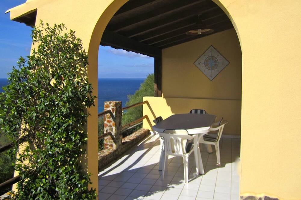 Photo of Patio Balcony in Geremeas