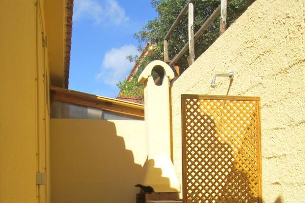 Photo of Patio Balcony in Geremeas