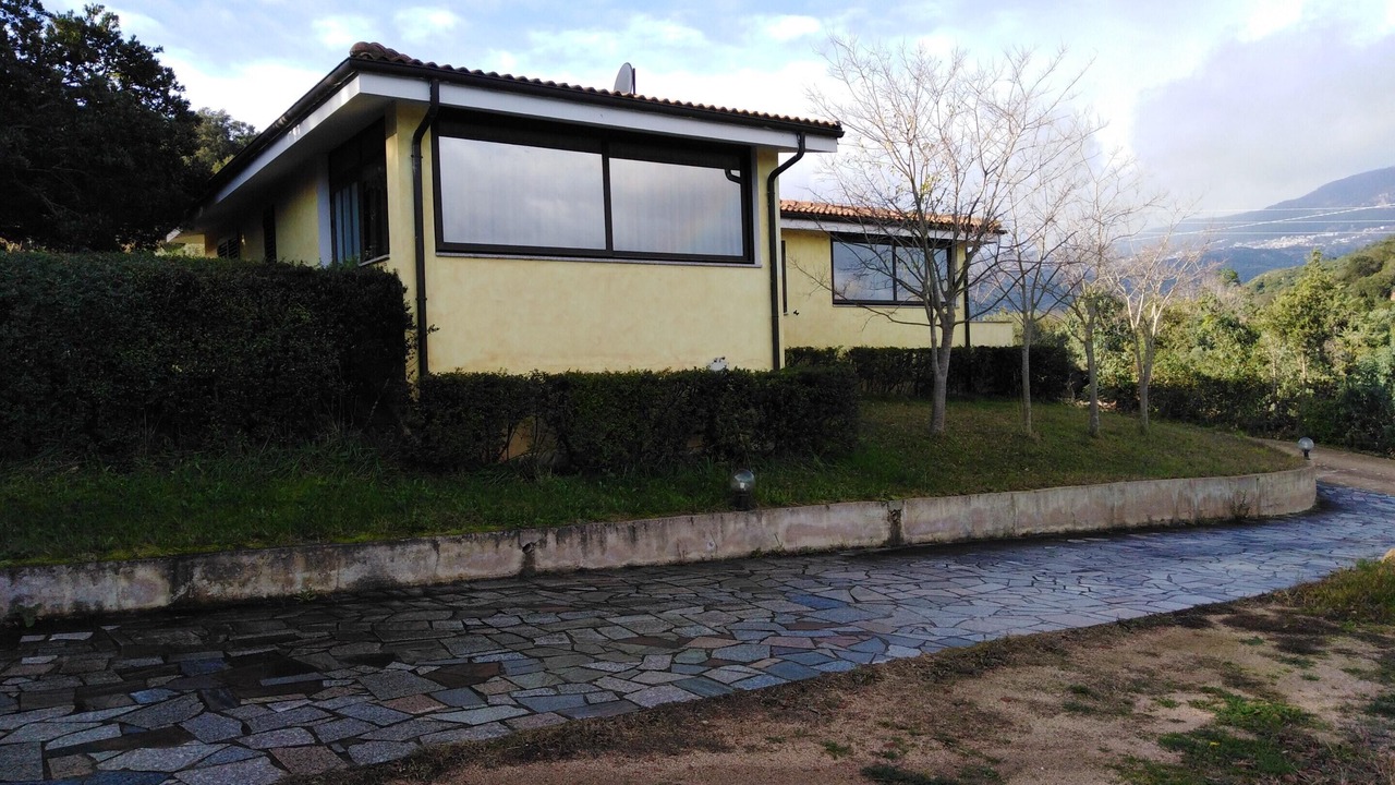 Photo of Outdoor in Elini