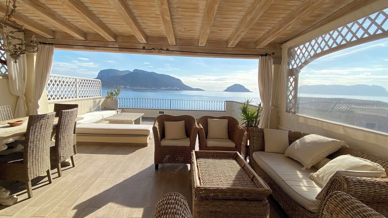 Photo of Patio Balcony in Baia Caddinas