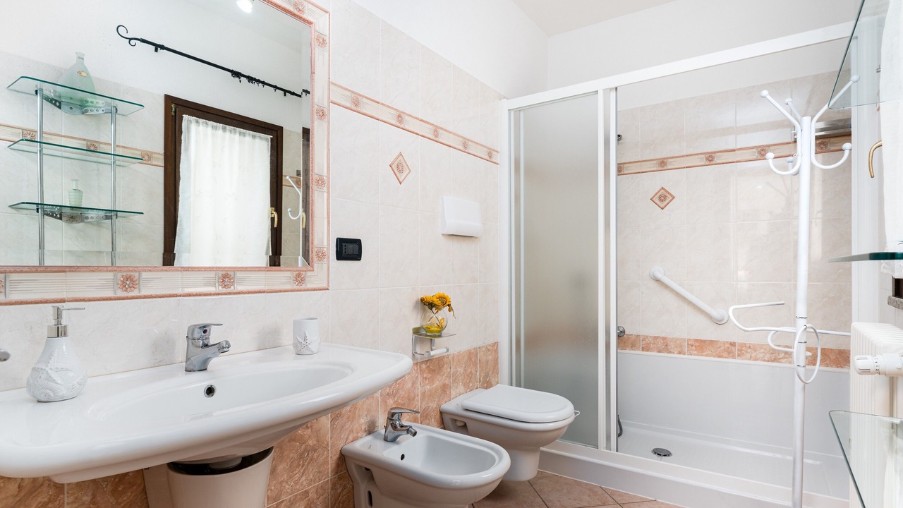 Photo of Bathroom in Orosei