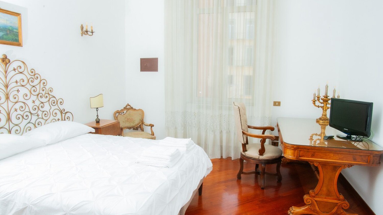 Photo of Bedroom in Chiaia