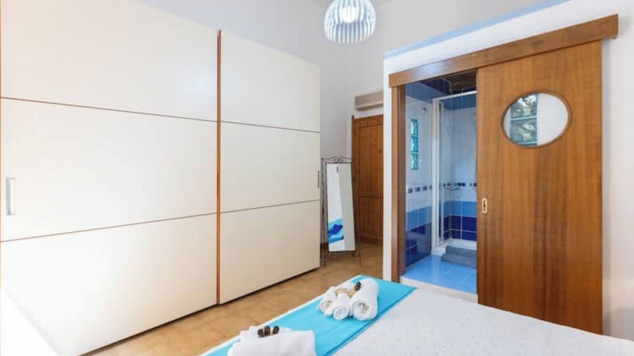 Photo of Bedroom in Historic Castle District